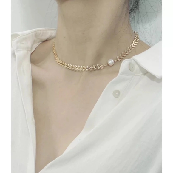 Fish bone trendy necklace,stainless steel,18k gold - Picture 2 of 3